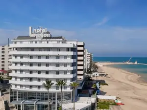 Sea Lion Hotel