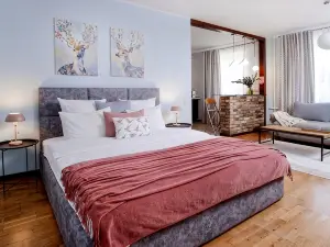 Yevrouyut V Tikhom Rayone Ryadom S Tsentrom Apartments
