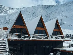 Pyramid Kazbegi Apartments