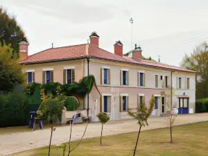 Villa 2 Pas Sages Maison de caractère au Bord de la Dronne, Périgord Vert