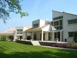 Les Jardins de la Muse, Piscine Couverte, Spa et Fitness