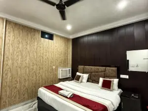 Hotel Earth International