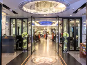 Gusto Pratunam Hotel