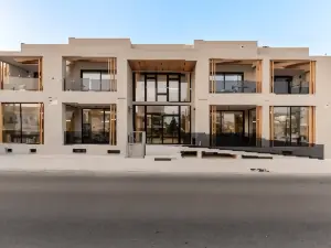 Canadian Hotel