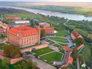 格涅夫城堡 - 騎士飯店