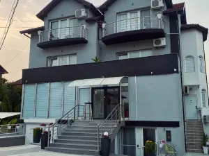GreenHill Apartments