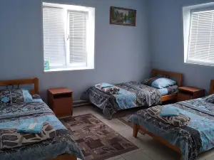 Yuzhnyij Dvorik Hostel