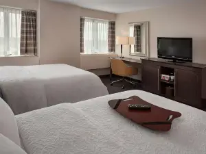 Hampton Inn & Suites Milwaukee-Downtown