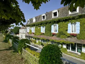 Logis Hôtel Hostellerie Saint-Jacques