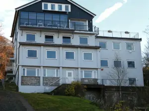 Breidablikk Guesthouse