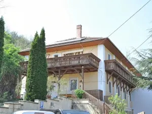 Gloriett Panzio