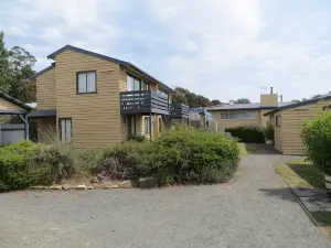 Orford Prosser Holiday Units