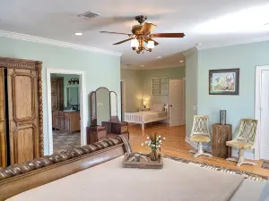 Covey Point offers a cozy space for 12 w/ a game room & an outdoor living area!
