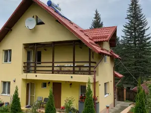 Casa Galbena