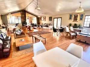 Drakensberg Inkosana Lodge