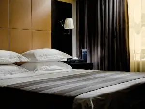 Voyage Hotel