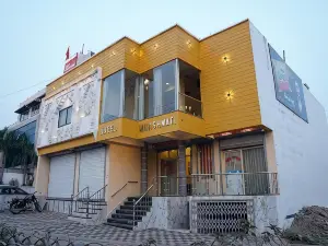 Hotel Mahishmati Palace