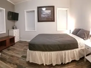 2Bd-1BTH-3Beds.  with Golden Tee Arcade! Outdoor Covered Patio with tv
