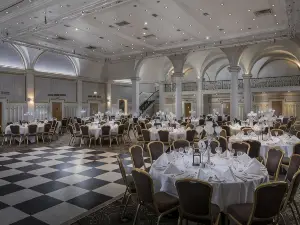 The Queens Hotel