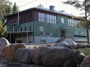 Dirhami Guesthouse