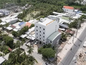 KHÁCH SẠN ĐẾ VƯƠNG