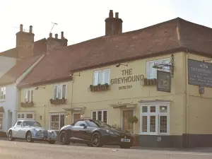 The Greyhound on the Test Hotel