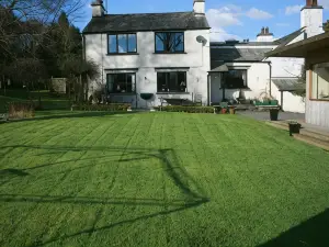 School House Cottage B&B and Tea Garden