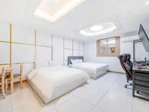 JM HOTEL