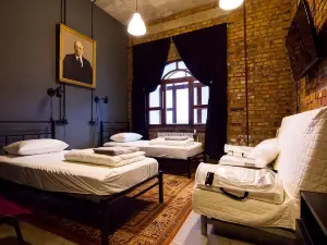 Yagel Loft Hostel