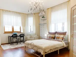 Moy God Hotel