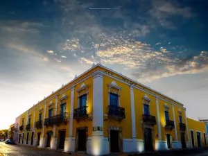 Hotel Plaza Colonial