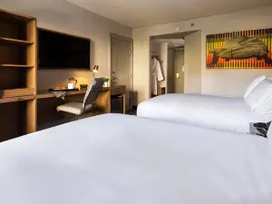 Silver Sevens Hotel & Casino