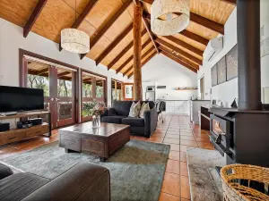 Forest Rise Chalets and Lodge