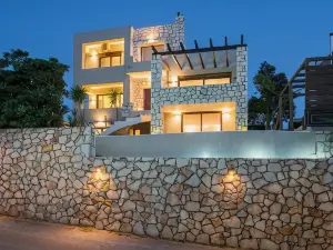 Villa Majestic Heated Pool Sauna & Endless Sea Views