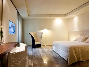 Hotel Romano House