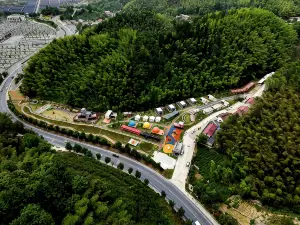 Liuwanqing Gorge Ling Shang Hua Kai Camping Hotel