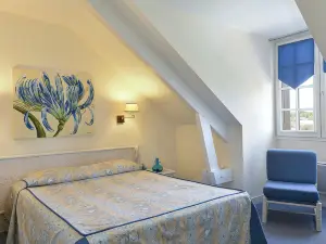 Logis Hotels Auberge du Centre Chateaux de la Loire