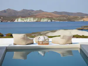 White Pebble Suites