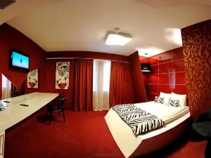 Plaza V Hotel