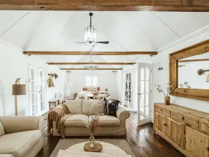 Timber Barn located on the Shoalhaven River