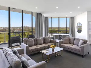 Meriton Suites Waterloo
