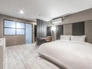 Changwon Myeongseodong Hotel Laon