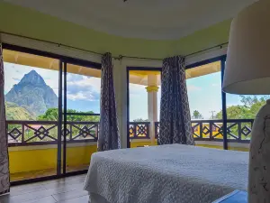 Sea Piton View Apartment- Location, Convenience, Modern Living