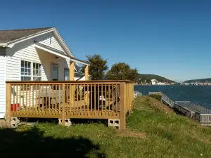 Beautiful Seaside Cottage