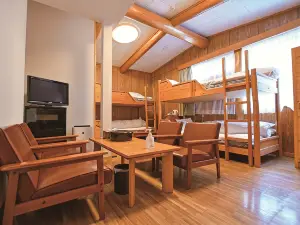 Woody House Kamo