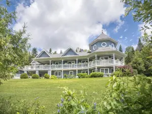 La Maison Bleue du Lac Wallace