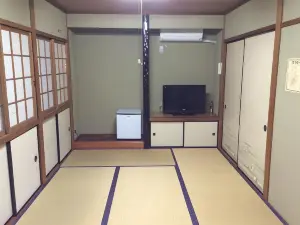 靜裡日式商務飯店