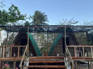Tiliponan Nipa Hut