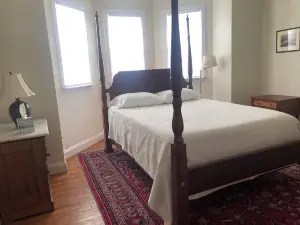 Cannon Hill Inn