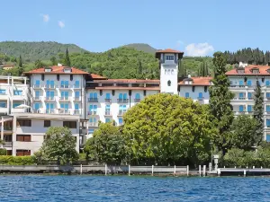 Hotel Savoy Palace